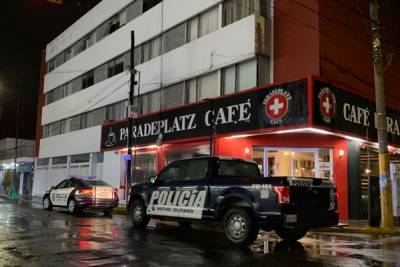 Empistolados atracaron cafetería en Huexotitla