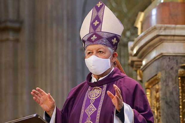 Arzobispo de Puebla llama a no discriminar a personal médico