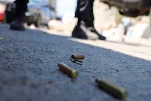 Sujeto realiza disparos al aire y contra policías en el Periférico de Puebla