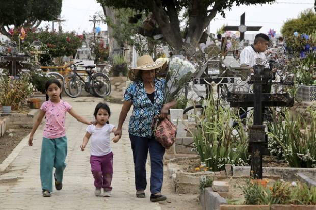 Todos los panteones de Puebla abrirán por Día de Muertos