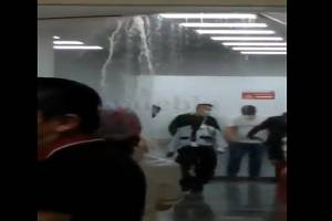 VIDEO: Así la &quot;cascada&quot; dentro del área de urgencias del IMSS La Margarita