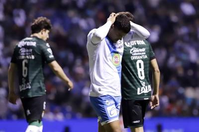 Club Puebla pierde ventaja en tres minutos y Santos lo iguala 2-2