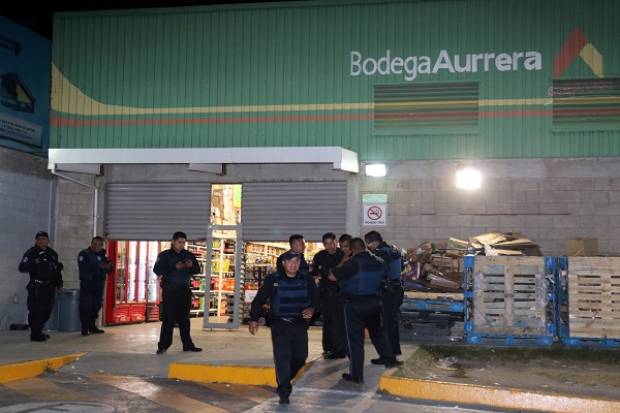 Balearon a vigilante de tienda por negar acceso sin cubrebocas en San Andrés Cholula; buscan al responsable