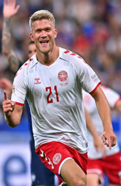 Dinamarca se impone 2-1 a Francia a dos minutos del final del partido