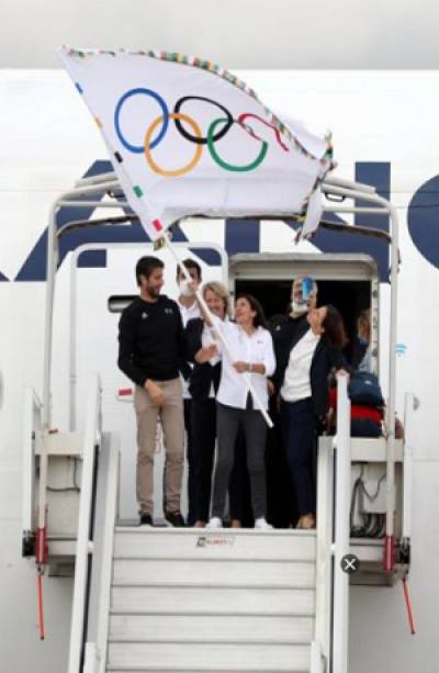 París 2024: Bandera olímpica ya ondea en tierras francesas