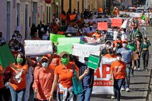 Estudiantes de la UDLAP marchan para pedir reapertura de campus