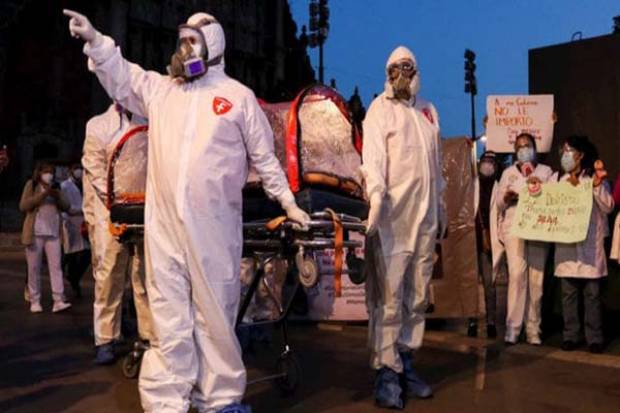 Médicos privados protestan en Palacio Nacional: exigen ser vacunados