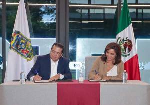 Economía Puebla y FedEx México firman convenio para tarifas preferenciales