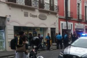 Atracan Coppel del centro de Puebla; se llevan teléfonos celulares
