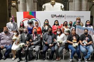 Realizan boda colectiva en el palacio municipal de Puebla