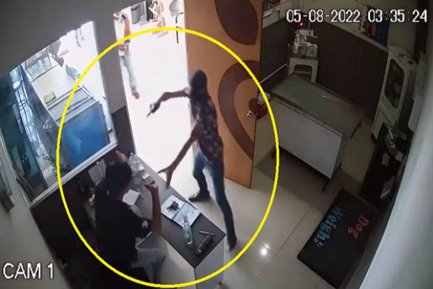 VIDEO: Así atracaron tres sujetos un consultorio en Cuautlancingo