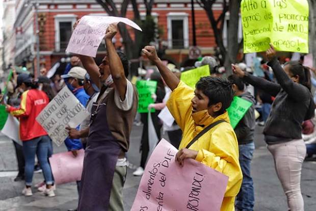 Diputada propone criminalizar la protesta social en Puebla, el PT se deslinda y condena