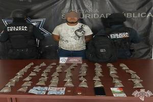 Narcomenudista fue capturado en San Pedro Cholula con 57 dosis de droga