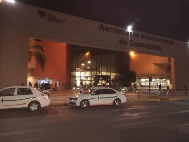 Comando roba 20 mdp en aeropuerto de Guanajuato