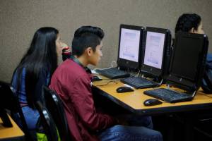 Ofrecen becas de manutención para universitarios de Puebla