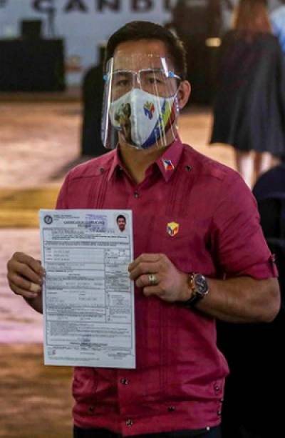 Manny Pacquiao se registra como candidato a la presidencia de Filipinas