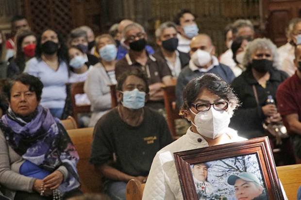 Arzobispo de Puebla dedica misa a desaparecidos y víctimas de violencia