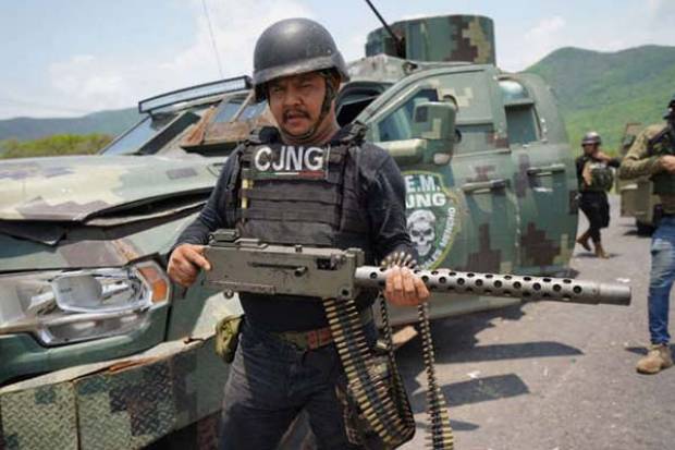 CJNG desafía a AMLO y muestra su poder con armas largas y vehículos blindados
