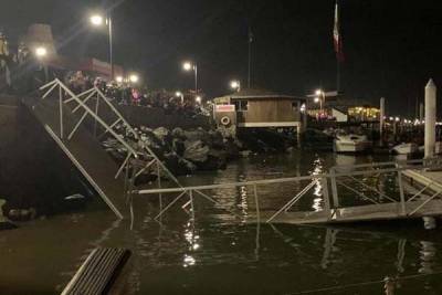Puente se fractura y tira al mar a 11 turistas en Ensenada