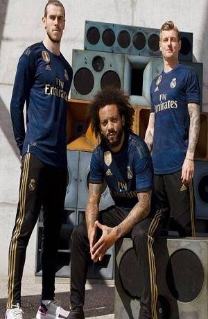 Real Madrid presentó su segunda indumentaria