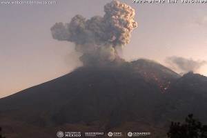 Popocatépetl registra cuatro explosiones y 120 exhalaciones en las últimas horas