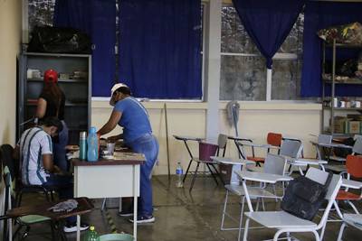 Agua, productos de limpieza y luz, mayores carencias de escuelas poblanas