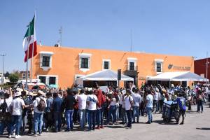 Estudiantes del Tecnológico de Puebla protestan en Casa Aguayo por inseguridad