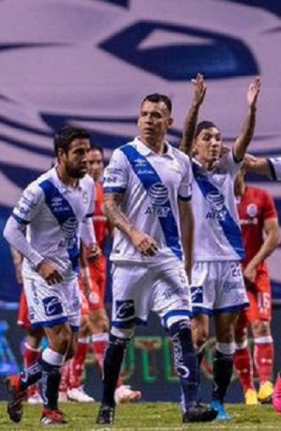 Club Puebla enfrenta a Pumas con baja de cuatro futbolistas por coronavirus