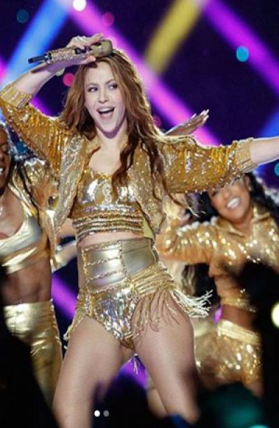 Shakira subastó chamarra que usó en el Half Time Show del Super Bowl LIV