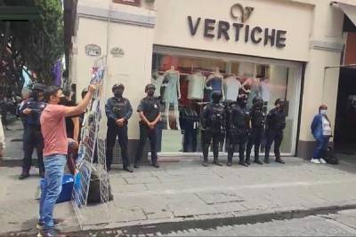 Operativo policial en el centro de Puebla ante posible regreso de ambulantes