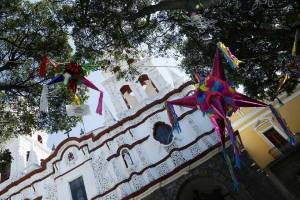 Inauguran en Puebla la Calle de Piñatas 2019