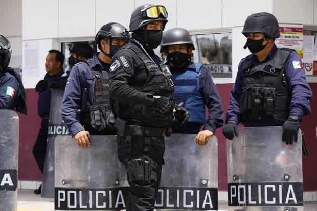 Liberan a dos maestros detenidos tras manifestación en la SEP Puebla