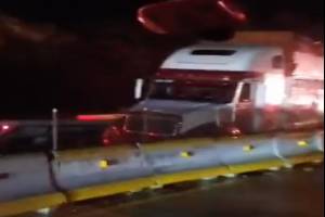 VIDEO: Se registra colisión múltiple en la autopista a México, a la altura de Río Frío