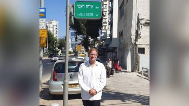 Feministas piden retirar nombre de Andrés Roemer a una calle en Israel