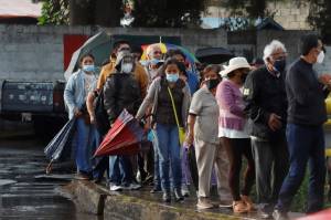 Ofrecen disculpas por atropellado y caos en vacunación en la Zona Militar de Puebla