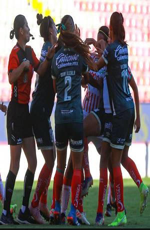 VIDEO: Puebla Femenil pierde 1-0 ante Necaxa y protagonizan batalla campal