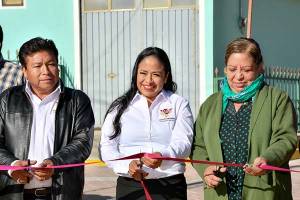 Lupita Daniel entrega cuatro  drenajes sanitarios y dos pavimentaciones en las juntas auxiliares de Cuautlancingo