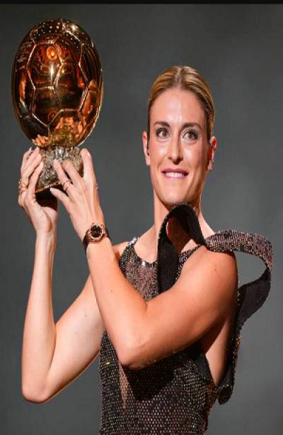 Alexia Putellas es la primera futbolista en ganar el Balón de Oro consecutivamente