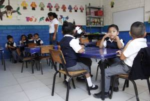 SEP debe compensaciones a 4 mil maestros del SNTE 51, acusan