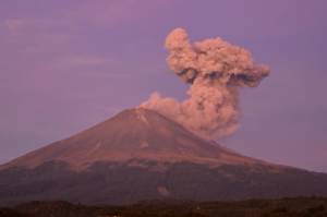 Reportan daños en viviendas de Amemeca por explosiones del Popocatépetl