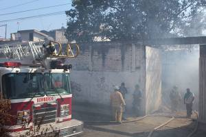 Explotó caldera de baños públicos y provocó incendio en San Felipe Hueyotlipan