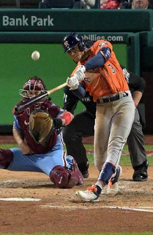 Serie Mundial 2022: Astros de Houston se pone a un juego del título