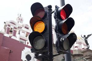 Sincronización de semáforos en Puebla capital, exigen diputados