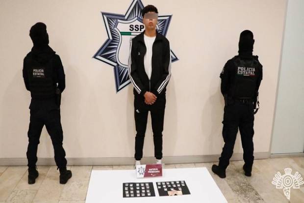 Sujeto defraudaba con trámite de licencias; es detenido en Puebla con droga