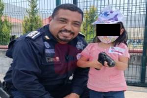 Suspenden a director de seguridad en Cuautlancingo por dar arma a una menor
