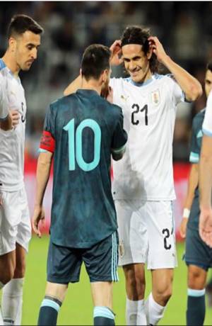 Argentina y Uruguay dejaron caliente empate 2-2