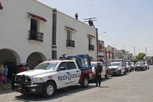 Policías de Huejotzingo evitan que una mujer se arroje desde la azotea de su vivienda