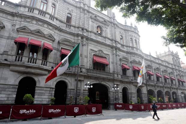 Dos muertos y 65 positivos de COVID entre los trabajadores del ayuntamiento de Puebla