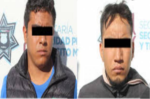 Cayeron narcomenudistas con más de 180 dosis de droga en Puebla