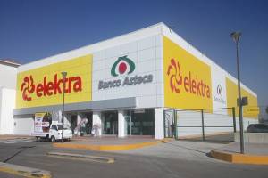 Empistolados asaltaron tienda Elektra en Atlixco